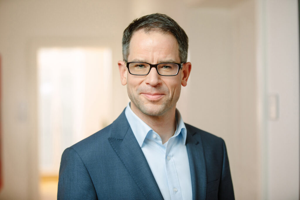 Dr. Norbert Kuhn